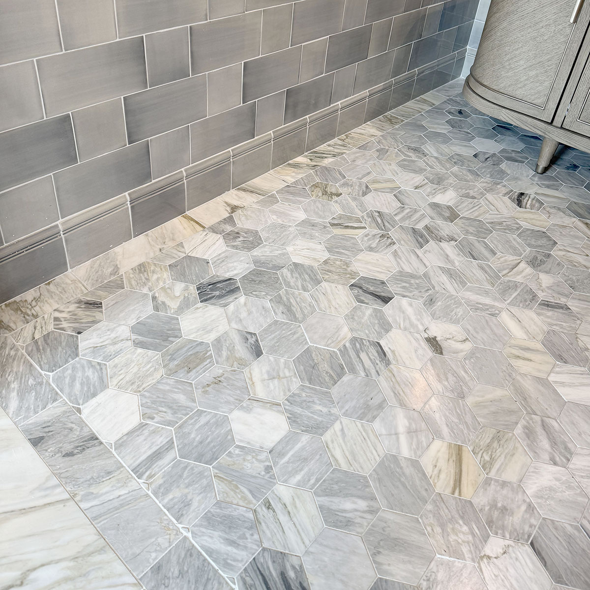 Hexagon 4n" Calacatta Bluette Honed - Image 4